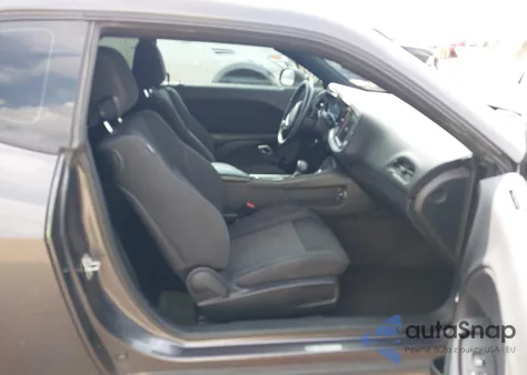 2018 Dodge Challenger Sxt z USA, uszkodzony, nr VIN 2C3CDZAG4JH116191